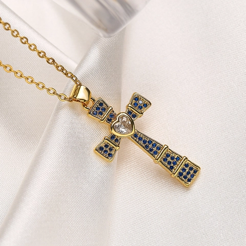 18K Gold Vergoldete Kupfer Kreuz Anhänger Halskette Für Frauen Herzförmiger Zirkonia Religiöser Schmuck Modisches Accessoire