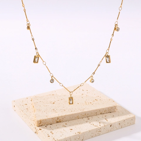 Collana Con Pendente In Zirconia Geometrica Placcata Oro 18K Acciaio Inossidabile Gioielli Di Lusso Minimalisti Per Donna