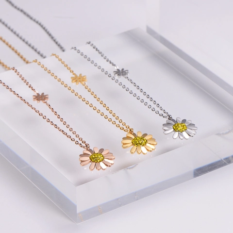 Daisy Sunflower Pendant Necklace 316L Stainless Steel Yellow Rhinestone Minimalist Ins Style Elegant Jewelry For Women