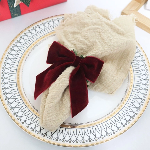 Christmas Napkin Ring Red Velvet Bow Artificial Green Pine Needle Festive Dining Table Decor Elegant Holiday Decoration