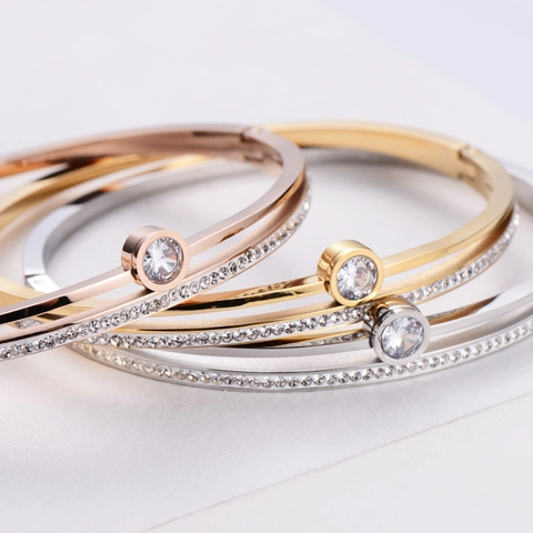 Elegant 316 Stainless Steel Bangle Bracelet For Women With Double Layer Pave Zircon And Large Round Main Stone Hinged