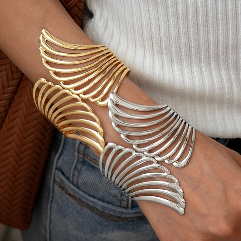 Wing Bangle Alloy Hollow Out Metallic Statement Open Cuff Adjustable Jewelry For Women Vintage Punk Style Fashion Accessory