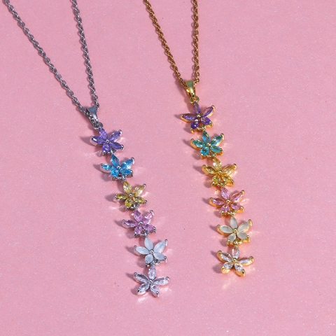 Bunte Blumen Anhänger Halskette Messing Zirkonia Lange Vertikale Florale Schmuck Elegante Blumen Charm Accessoire