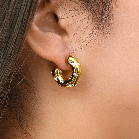 C-Shaped Hoop Earrings 18K Gold Plated Stainless Steel Irregular Hammered Inlaid Zircon Artificial Pearl For Women