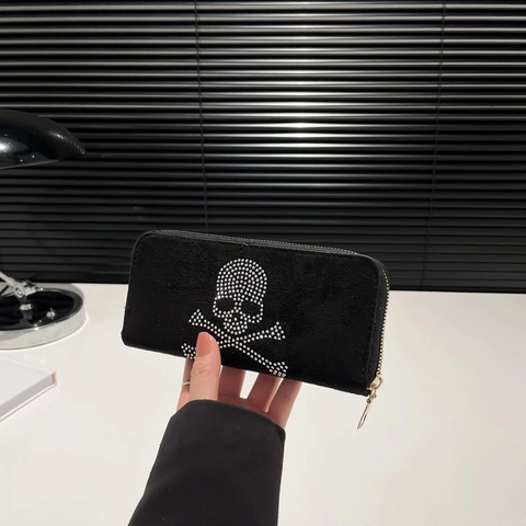 Damen Geldbörse Lang Wildlederimitat Totenkopf Strass Reißverschluss Clutch Kartenhalter Street Punk Gothic