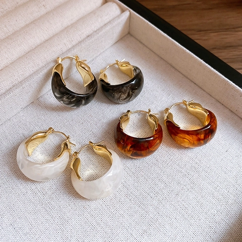 Retro French U-Shaped Hoop Earrings For Women With Marble Texture Resin And Gold Alloy Vintage Light Luxury Ear Cuffs