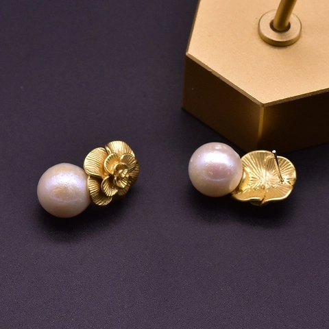 Vintage Camellia Flower Stud Earrings With Natural Freshwater Pearl And 925 Sterling Silver Earring Post For Women Elegant