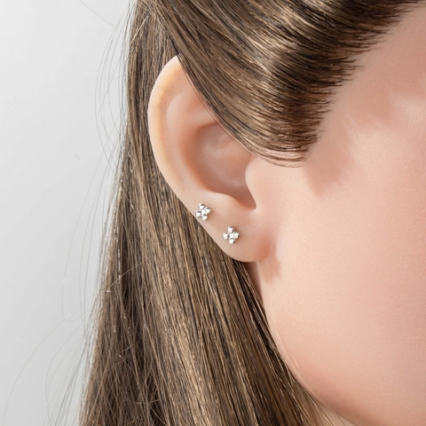 Minimalist Shiny Flower Cartilage Piercing Stud Titanium Steel Copper Screw Back Ear Bone Nail Jewelry