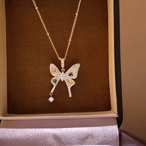 Butterfly Pendant Necklace For Women Copper Gold Plated With Multi Color Zirconia Inlaid Elegant Clavicle Chain Jewelry