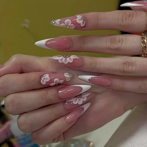 Mandelform French Tip Künstliche Nägel Mit Relief Blumen Und Strass Dekor Elegante Künstliche Nägel