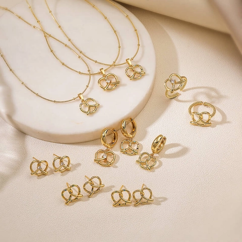 Fashion Copper Jewelry Set Heart Pretzel Knot Inlaid Zircon Colorful Rhinestone Necklace Earrings Ring Luxury Elegant