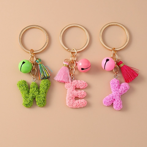 Llavero Con Letra Del Alfabeto Floral Dije De Rosa De Resina Con Borla Y Campana Colgante Para Mochila Accesorios De Moda