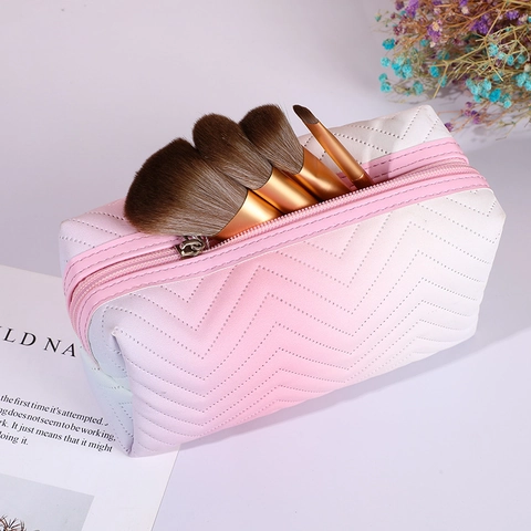 Makeup Bag Gradient PU Leather V-Shaped Quilting Large Capacity Travel Toiletry Organizer For Women Waterproof Portable