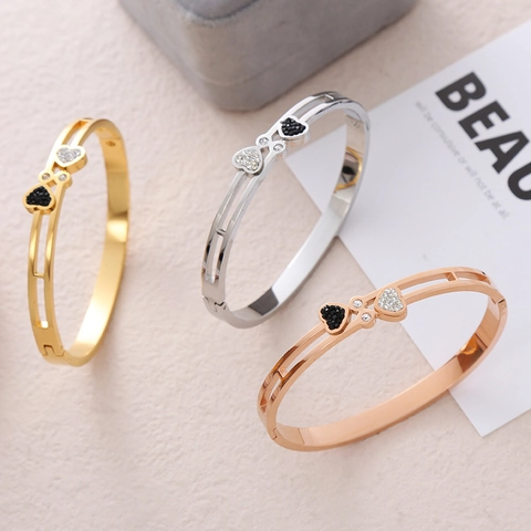 Brazalete De Corazón De Acero Inoxidable Para Mujer Con Piedras Negras Y Blancas Diseño Hueco De Doble Capa
