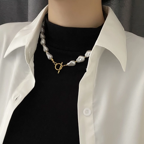 Künstliche Barockperlenkette Unregelmäßige Kunstperlen Titanstahl Knebelverschluss Französisch Retro Elegante Schlüsselbeinkette Damen