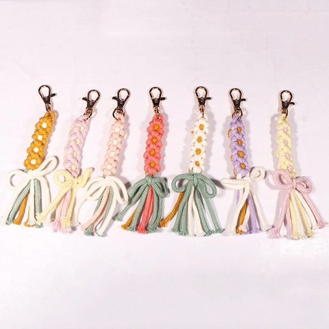 Portachiavi Fiore Macramè Fatto a Mano Boho Portachiavi a Forma di Margherita in Cotone Tessuto Con Nappina Pendente per Borsa Donna