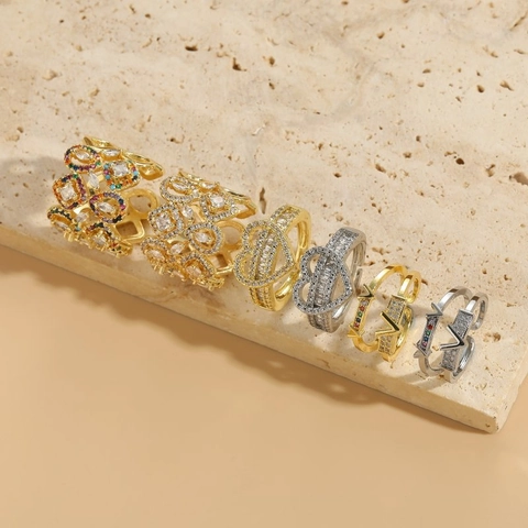Anillo Abierto Geométrico de Circonia con Corazón para Mujer Lujo Ligero Chapado en Oro 14K Letra V Joyería de Nicho Anillo