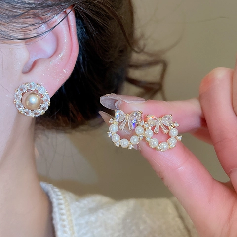 Elegante Künstliche Perlenohrstecker Mit Schleife Für Damen Mit Zirkonia Legierung Und Silberohrstecker Leichter Luxusschmuck