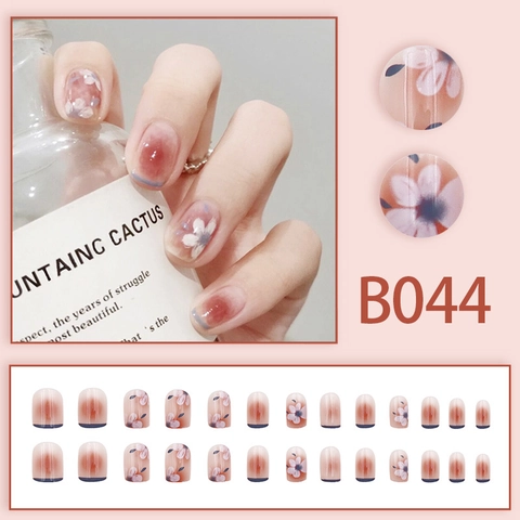 Kurze Künstliche Fingernägel Französischer Rosa Farbverlauf Mit Weißen Blumen Frischer Süßer Stil Künstliche Nageltips