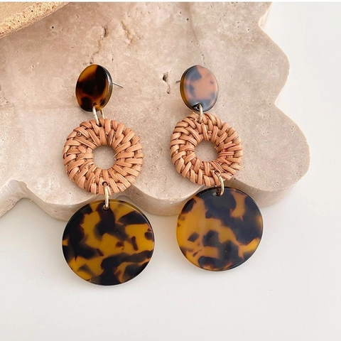 Orecchini Pendenti Rotondi Con Resina Tartarugata E Intreccio Di Rattan Stile Bohémien Geometrico Perno In Argento