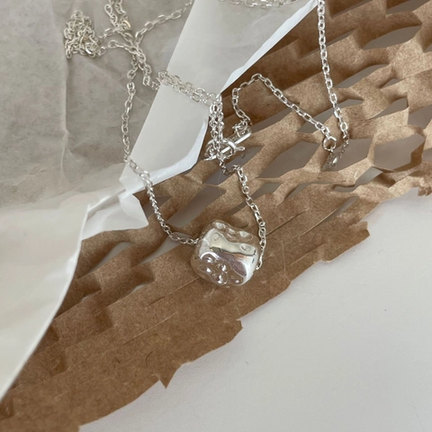 Collana In Argento Sterling 925 Pendente Cilindro Geometrico Irregolare Trama Martellata Minimalista Chic Donna