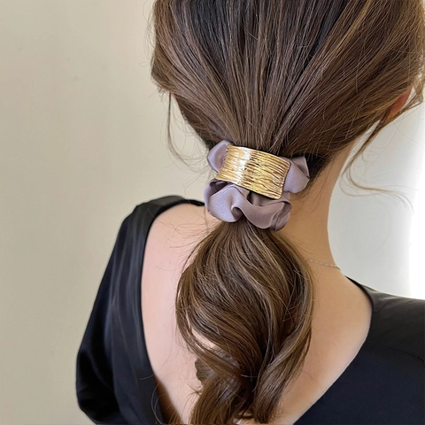 Satijnen Scrunchie Met Getextureerde Boog Legering Metalen Gesp Elastisch Haar elastiekje Voor Paardenstaart Knot Dames