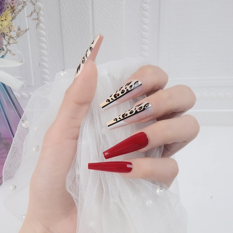 Kunstnagels Om Op Te Drukken Lange Kistvorm Rood Glanzend Luipaardprint Ballerina Kunstnagels Voor Dames