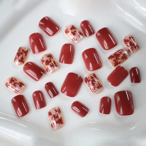 Korte Vierkante Press On Nagels Herfst Esdoornblad Patroon Oranje Bourgogne Glanzende Kunstnagels Met Gouden Glitter