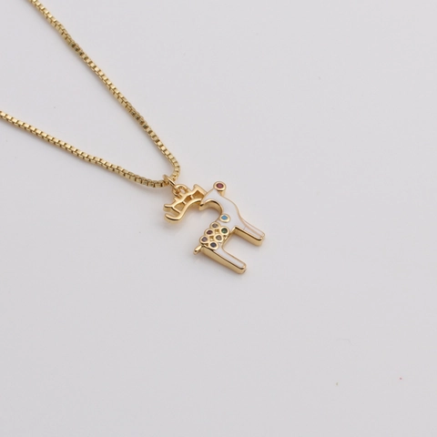 Collier Pendentif Cerf Cuivre Plaqué Or Émail Blanc Zircon Coloré Chaîne De Boîte Bijoux Mode Pour Femmes