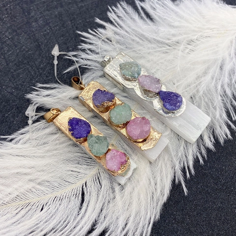 Natürlicher Stein Rechteckiger Anhänger Selenit Basis Mit Gemischten Rohen Kristall Clustern Alloy DIY Schmuckherstellung