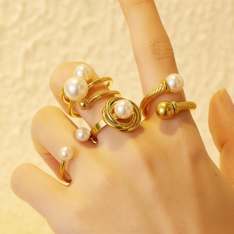 Anello In Acciaio Inossidabile Con Perla Artificial Sintetica E Zircone Lucidato Sottovuoto Placcato Oro Stile Francese Retro Accessorio Elegante Per Donna