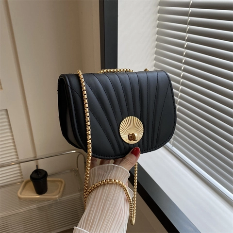 Shell Shaped PU Leather Shoulder Bag With Gold Shell Lock And Metal Chain Strap Elegant Quilted Crossbody Saddle Bag For Women