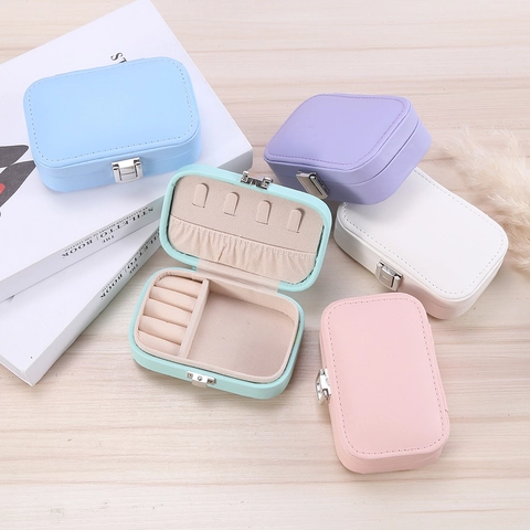 Portagioie Portatile in Pelle PU Mini Custodia da Viaggio per Anelli Orecchini Collane Scatola di Immagazzinaggio di Grande Capacità Con Chiusura in Metallo Regalo Donna