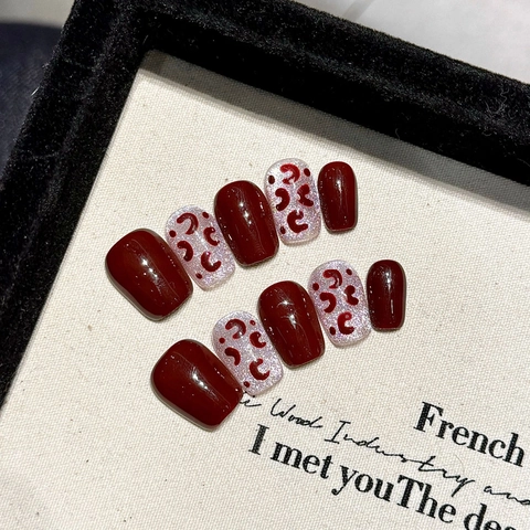 Handmade Wine Red Cat Eye Press On Nails Glossy Leopard Print Fine Glitter Short Coffin False Nails For Women Decoration