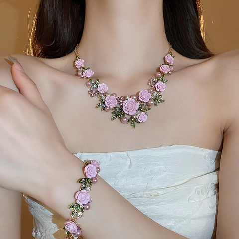 Elegant Camellia Flower Pendant Necklace With Alloy Rhinestone Imitation Artificial Pearl And Leaf Detail For Women Sweet Jewelry
