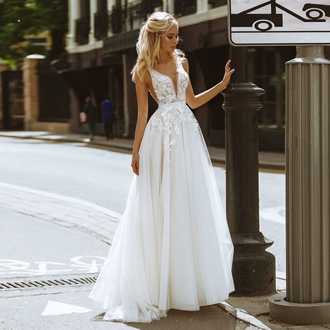 French Style Wedding Dress Deep V-Neck Sleeveless Lace Embroidery Tulle A-Line Backless Bridal Gown Small Train Elegant