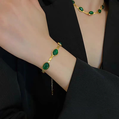 Titanium Steel Emerald Green Oval Gemstone Jewelry Set Vintage Gold Snake Bone Chain Necklace Bracelet Stud Earrings For Women