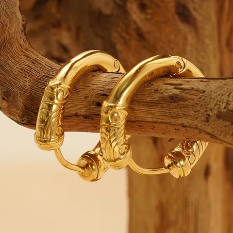 Vintage Wolkenmuster Creolen 18K Vergoldeter Edelstahl Geprägter Geometrischer Retro Schmuck Für Damen