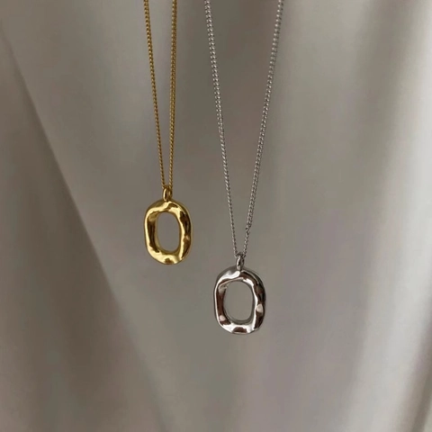 Collana Con Pendente Ovale Irregolare Texture Lava Metallo Minimalista Gioielli Eleganti Per Donna