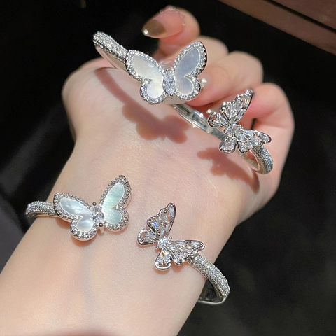 Vlinder Open Armring Elegant Kunstparelmoer Zirkoon Ingelegde Sieraden Voor Dames Light Luxury Stijl Zilvertint