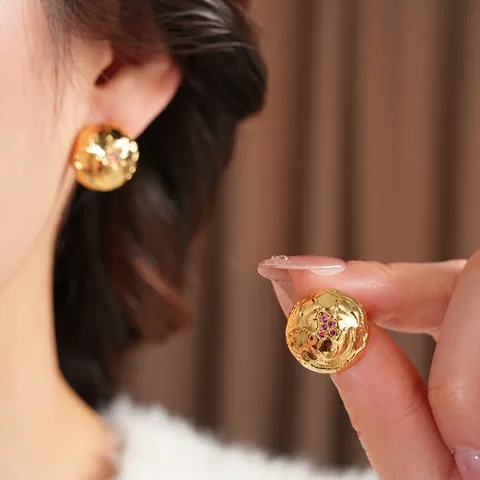 Runde Hammerschlag Ohrstecker 18K Vergoldetes Kupfer Roter Zirkon Silberner Ohrringstift Vintage Elegante Juwelen Für Damen