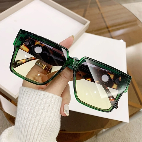Occhiali Da Sole Quadrati Oversize Retro Montatura Metallo PC Protezione UV400 Lenti Sfumate Moda Moderna Streetwear Unisex