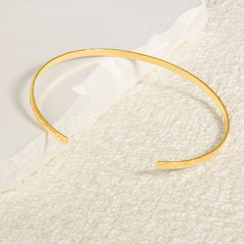 Brazalete Abierto Minimalista Acero Inoxidable 304 Textura Martillada Ajustable Joyería Para Mujer