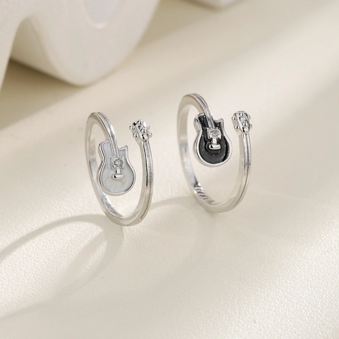 Hip Hop Copper Zirconia Guitar Shaped Open Ring Music Instrument Black White Enamel Adjustable Fashion Jewelry Finger Ring