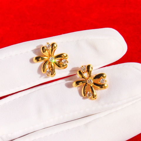 Squisiti Orecchini a Bottone in Ottone con Zirconia a Forma di Fiore Cavo Placcati Oro Geometrici per Gioielli da Donna