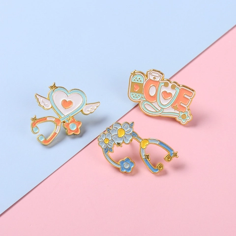 Creative Medical Enamel Brooch Pin Heart Stethoscope Nurse Hat LOVE Letter Alloy Badge Jewelry For Doctor Nurse Student Hospital Gift