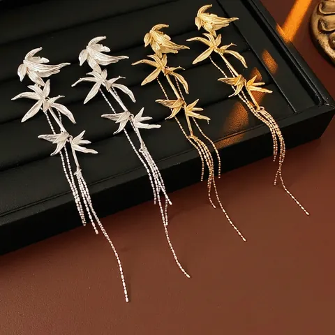 Vintage Bamboo Leaf Tassel Dangle Earrings For Women Alloy Jewelry With Silver Earring Post Long Chain Elegant