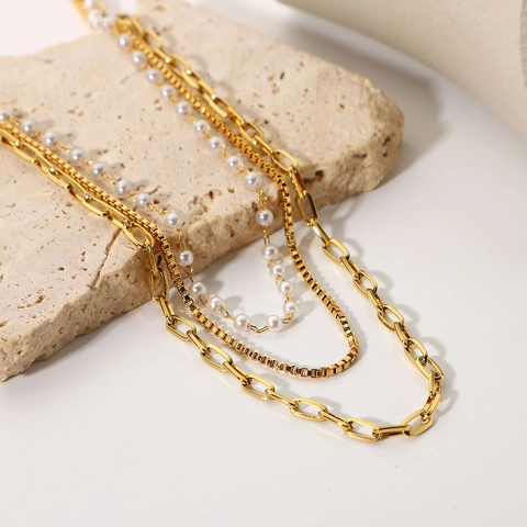 Collana A 3 Strati Per Donna In Acciaio Inossidabile Placcato Oro 18K Catena A Graffetta E Scatola Perla Artificial Sintetica Gioielli Eleganti