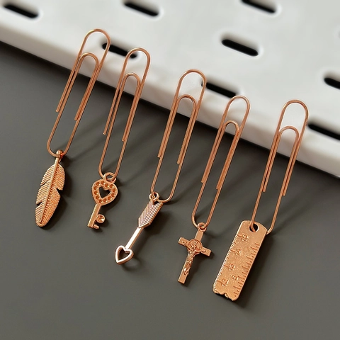 Marcadores de Libros de Metal Oro Rosa Creativos Clips de Papel Aleación Calado Pluma Corazón Cruz Regla Colgante Para Oficina Escuela