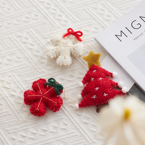 Christmas Hanging Ornaments Wool Felt Handmade Mini Snowflake Tree Stocking Decoration Festive DIY Accessories
